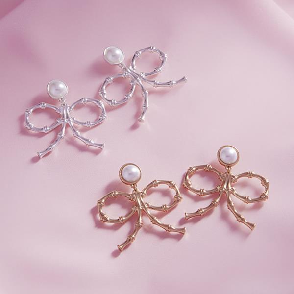 BAMBOO SHAPED METAL POST EARRING