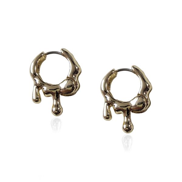METAL DRIP HUGGIE EARRING