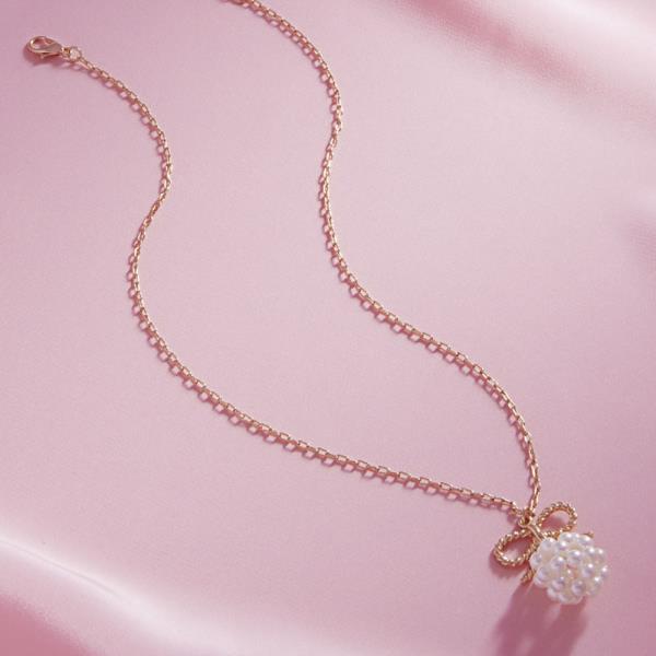 PEARL BEADED BALL WITH BOW PENDANT SHORT NECKLACE