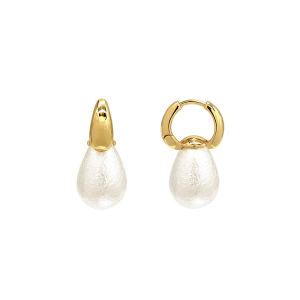 SECRET BOX 14K GOLD DIPPED PEARL HUGGIE EARRING
