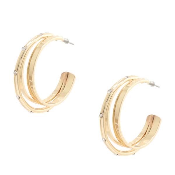 TRIPLE HOOP METAL EARRING