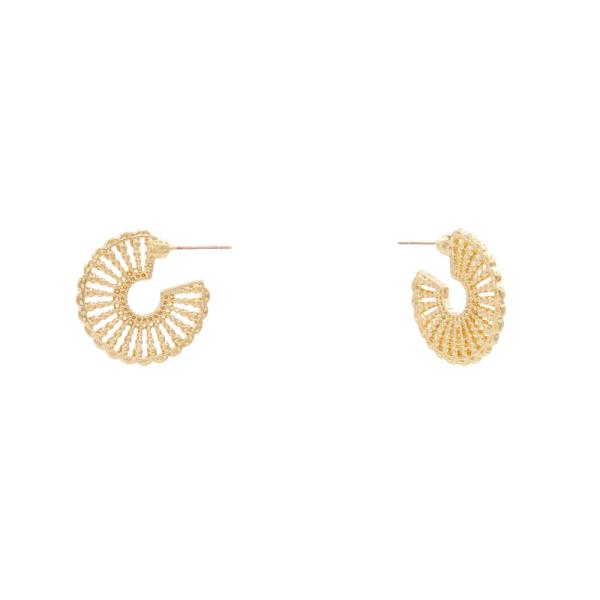 LINED OPEN CIRCLE EARRING