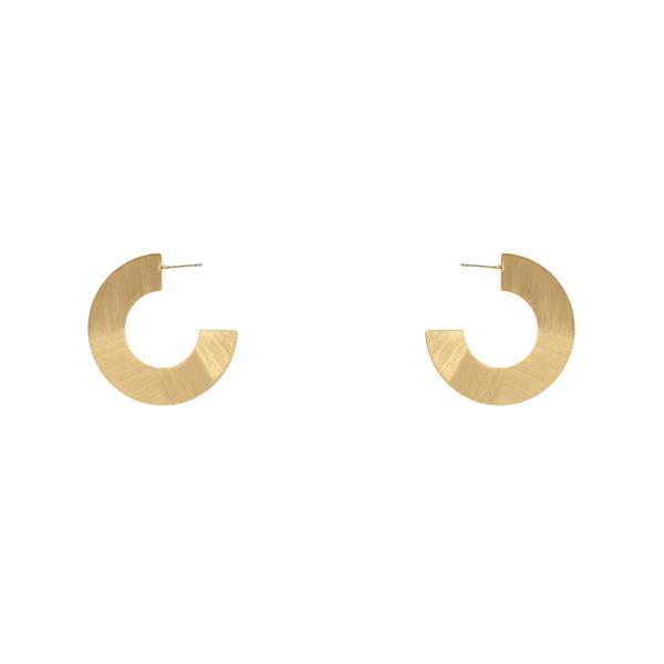 METAL C HOOP EARRING