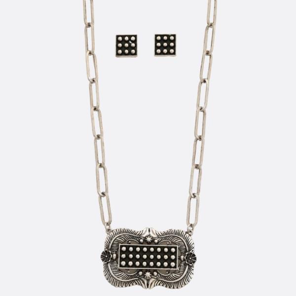 WESTERN STYLE METAL PENDANT NECKLACE