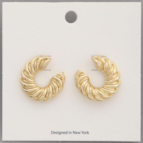 TEXTURED OPEN CIRCLE EARRING