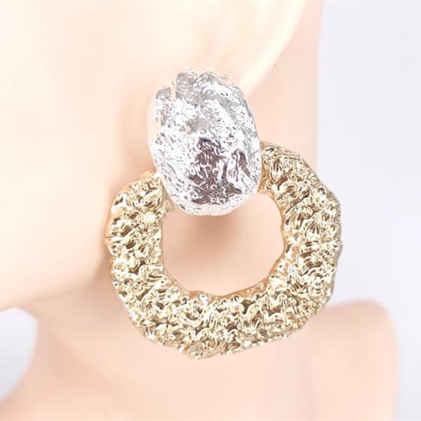 TEXTURED TWO TONE METAL EARRING