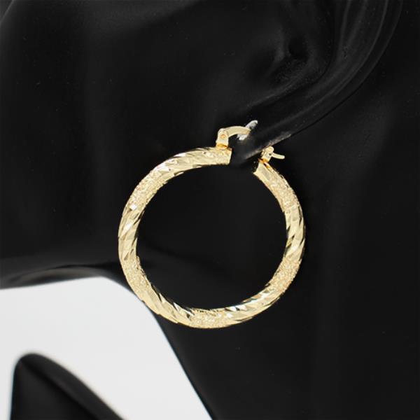 TEXTURED METAL HOOP EARRING