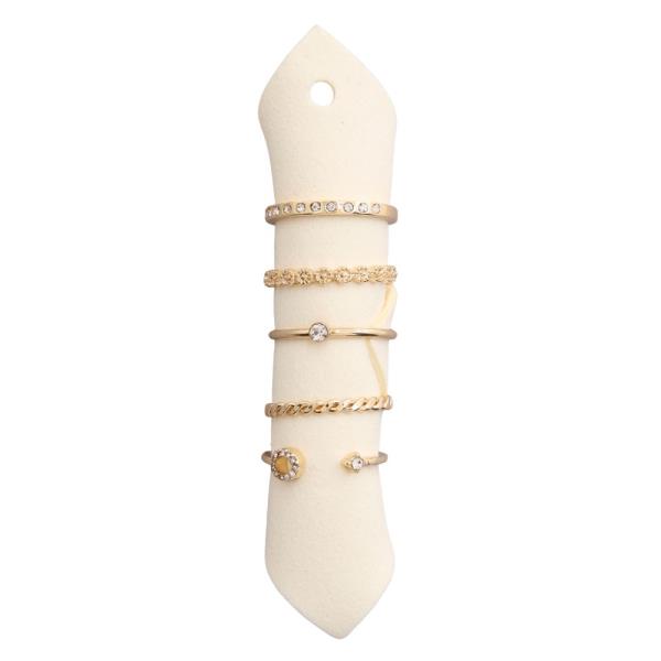 ASSORTED RING SET