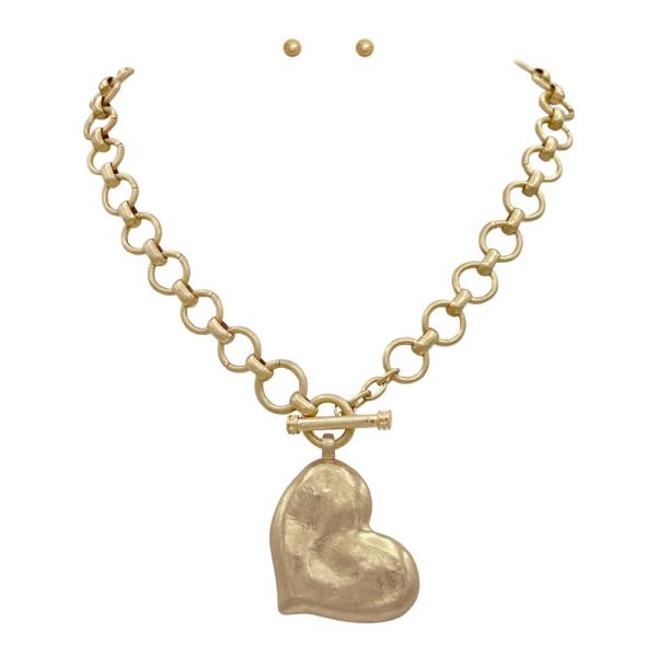 HAMMERED HEART PENDANT TOGGLE WATER RESISTANT NECKLACE SET