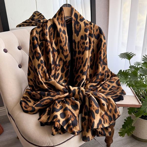 LEOPARD PATTERN SILKY OBLONG SCARF