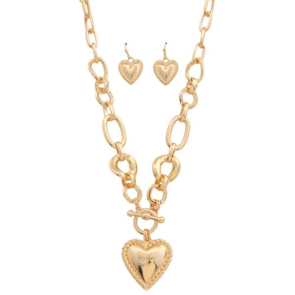 PUFF HEART PENDANT TOGGLE CHAIN NECKLACE