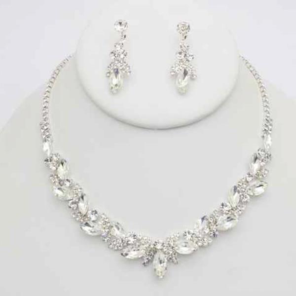 CRYSTAL OVAL CLUSTER STATEMENT NECKLACE EARRING SET