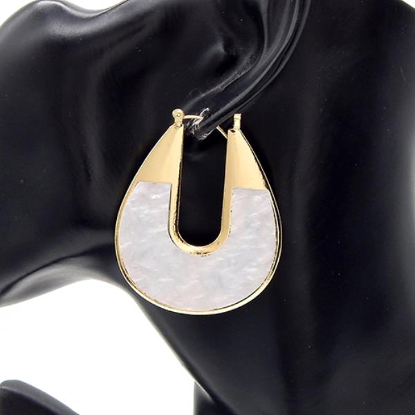 THICK U-SHAPE DESIGN WITH AN ACETATE INLAY HOOP EARRING