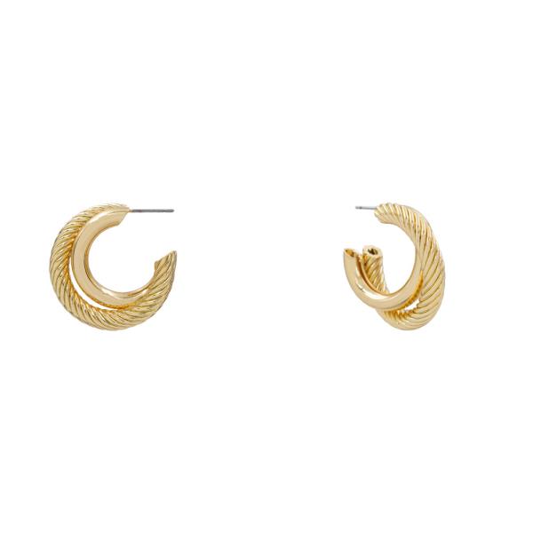 DOUBLE METAL TWIST HUGGIE EARRING
