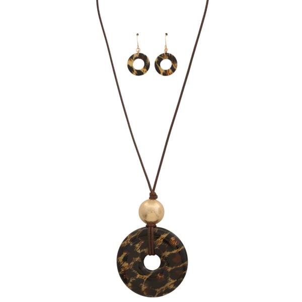 ROUND RESIN PENDANT LONG NECKLACE EARRING SET