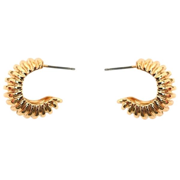 TEXURED HUGGIE HOOP EARRINGS