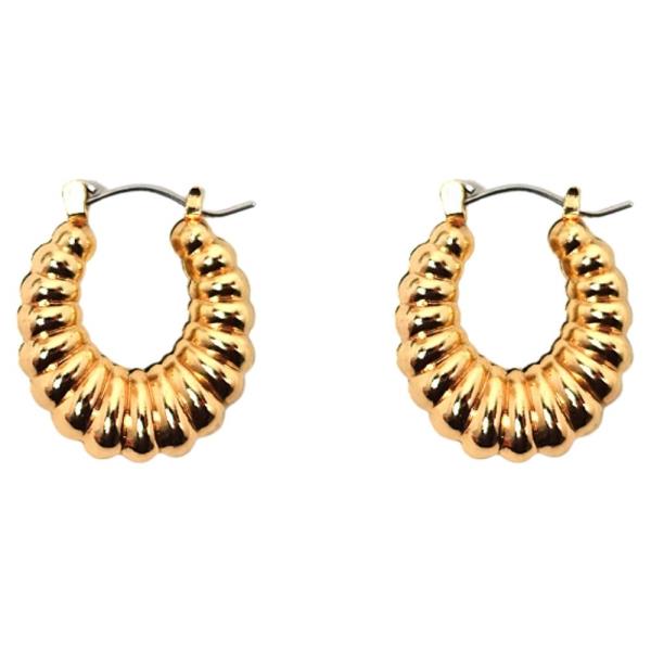 RIBBED HOOP EARRING