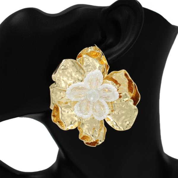 METAL FLOWER PEARL STATEMENT STUD EARRING