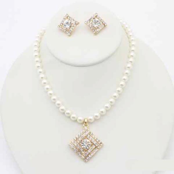 CRYSTAL STONE CLUSTER STATEMENT NECKLACE EARRING SET