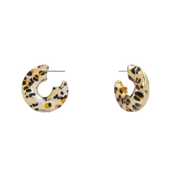 RESIN LEOPARD HOOP EARRING