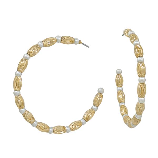 OVAL SHAPED METAL WITH 3MM PEARL ACCENT HOOP
