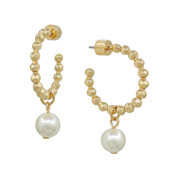 DOT SHAPED METAL  HOOP WITH 8MM PEARL DROP EARRINGS