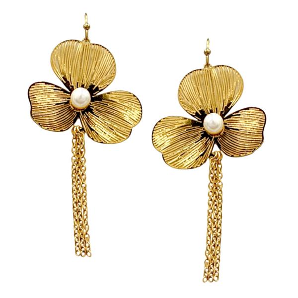 METAL FLOWER CHAIN DANGLE EARRING