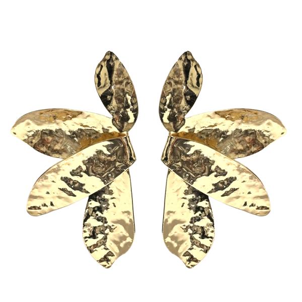 METAL LEAF STUD EARRING