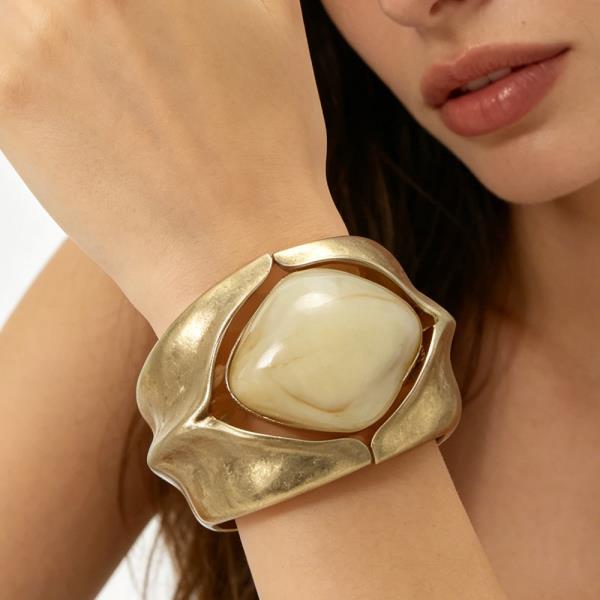 METAL RESIN ORGANIC CUFF BRACELET