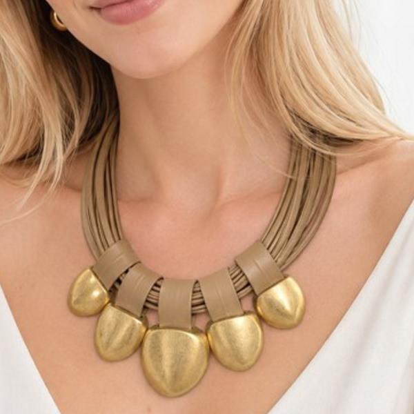 METAL CORD STATEMENT NECKLACE