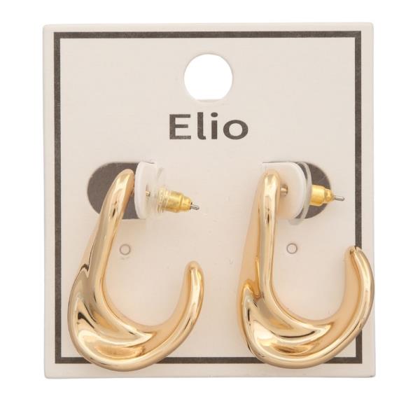 METAL C HOOP EARRING