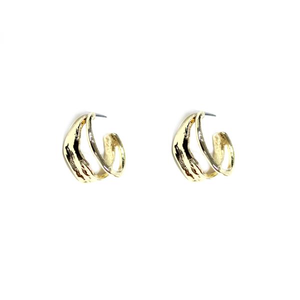 METAL HUGGIE EARRING