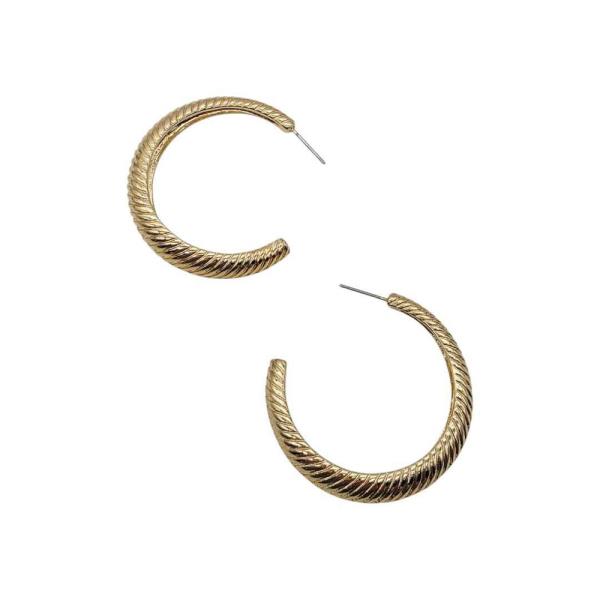 RIDGED C-HOOP EARRING