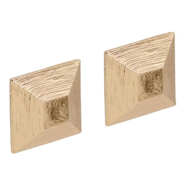 HAMMERED METAL STUD EARRING