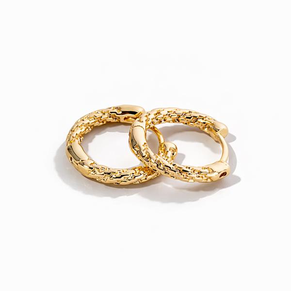 TEXTURED HUGGIE HOOP EARRING