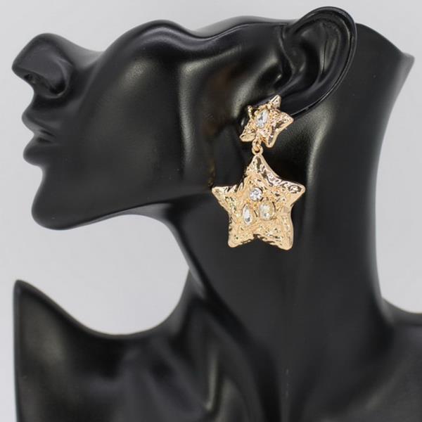 DOUBLE LINKED METAL STAR EARRING