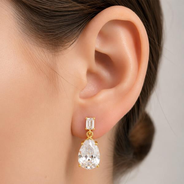 14K WHITE GOLD DIPPED PEAR SHAPE CZ DROP EARRING