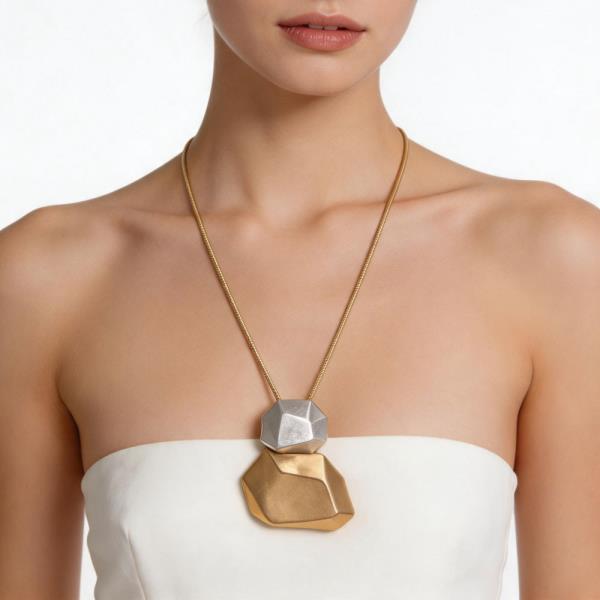 RESIN GEOMETRIC PENDANT NECKLACE