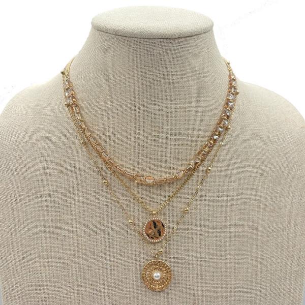 METAL LAYERED ROUND PENDANT NECKLACE