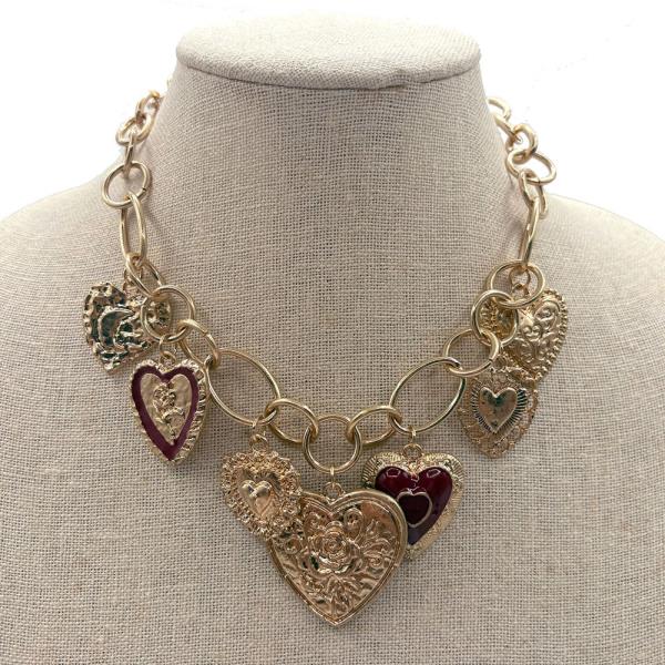 METAL MULTI HEART CHARM STATEMENT NECKLACE