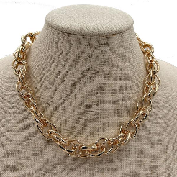 OVAL LINK CHAIN NECKLACE