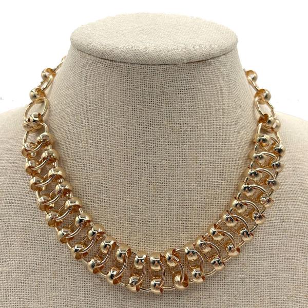METAL LINK CHAIN NECKLACE