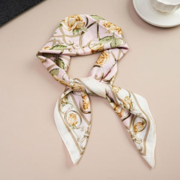 CHAIN FLOWER PRINT SILKY BANDANA SQUARE NECK SCARF
