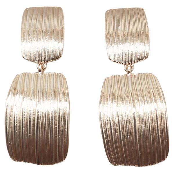 RIBBED SQUARE DROP EARRING
