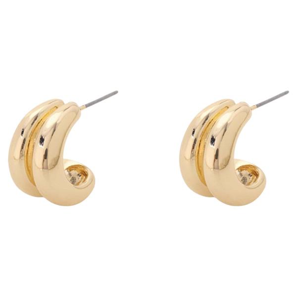 CHUNKY CURVED MINI HOOP EARRING