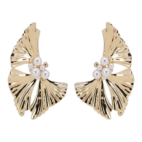 TEXTURED WING W/ PEARL POST EARRING