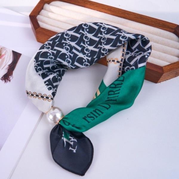 PEARL MAGNETIC CLOSURE NECK SCARF