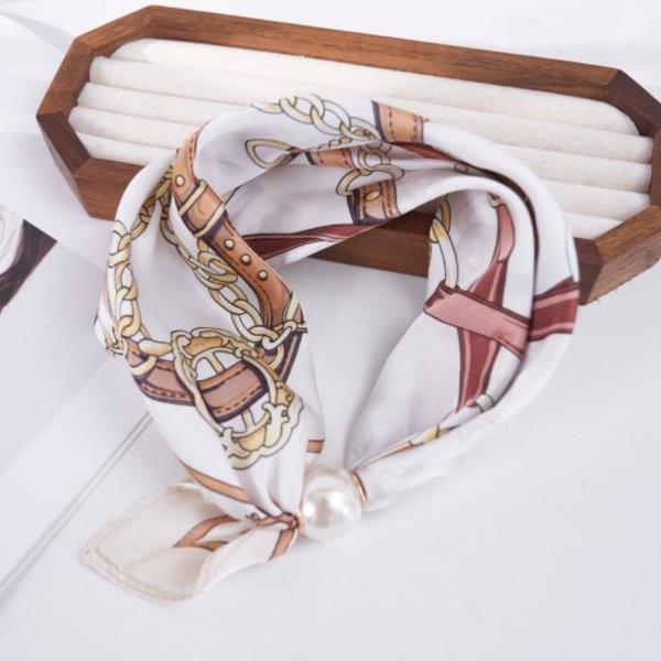 PEARL MAGNETIC CLOSURE NECK SCARF