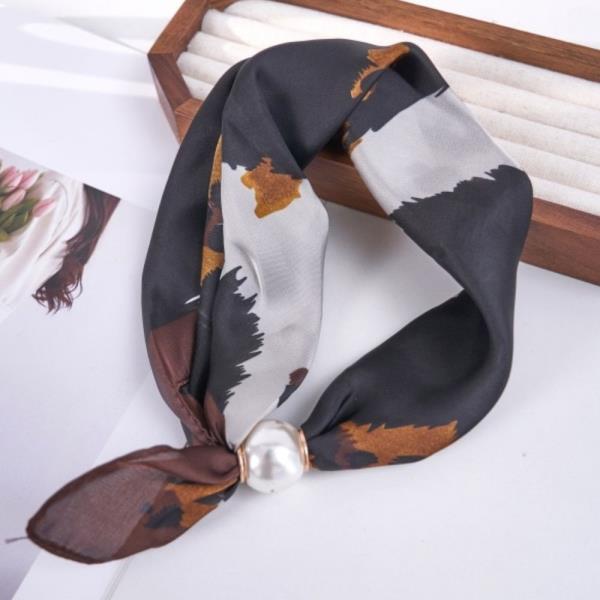 PEARL MAGNETIC CLOSURE NECK SCARF