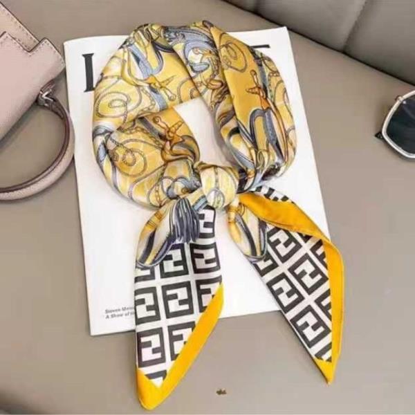 CHAIN PRINT SILKY BANDANA SQUARE NECK SCARF